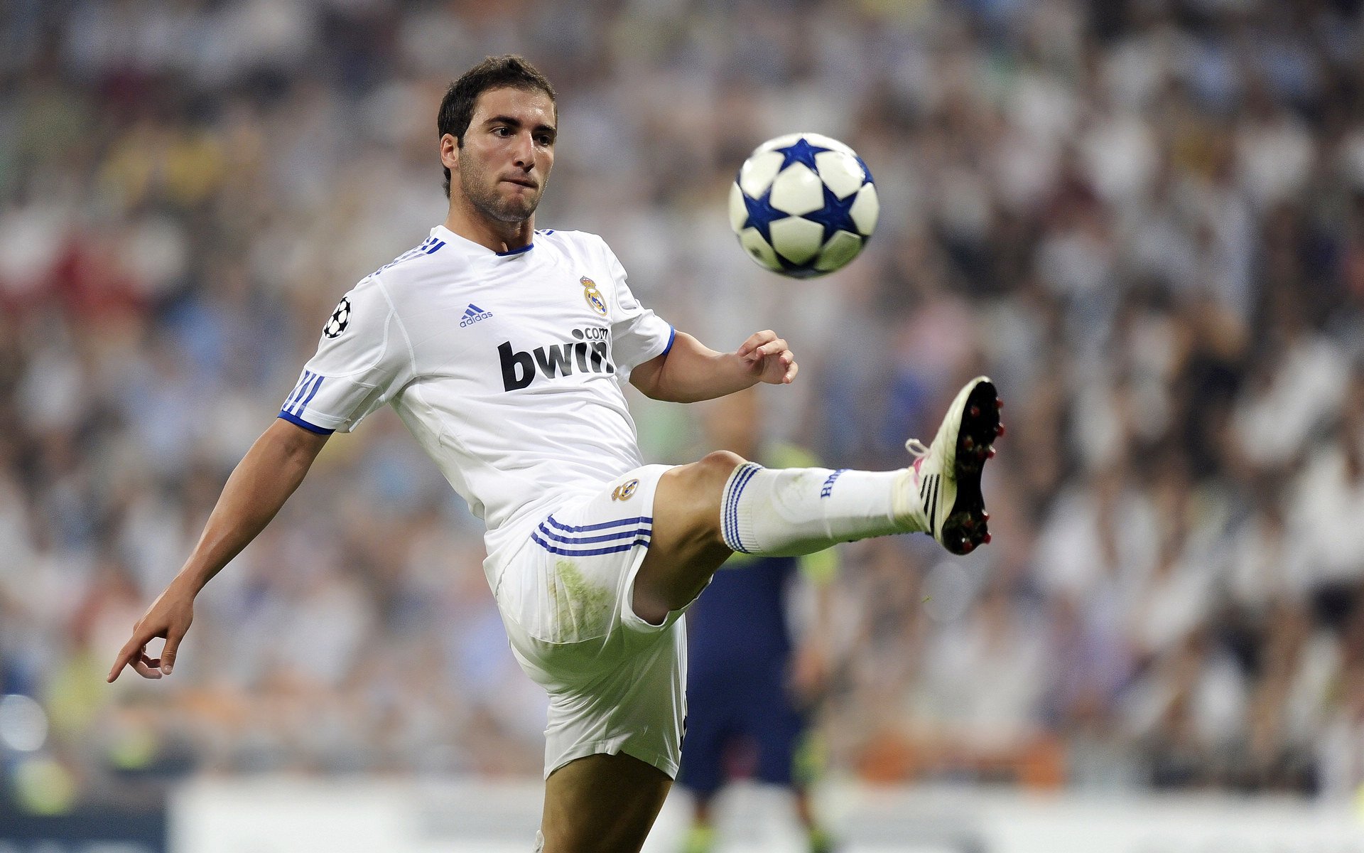 世界足球新规则解析：对比赛的影响，最新的足球比赛规则